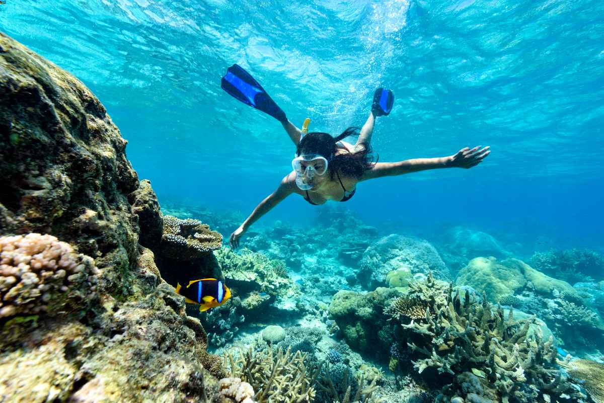 sabang village puerto galera mindoro diving snorkeling