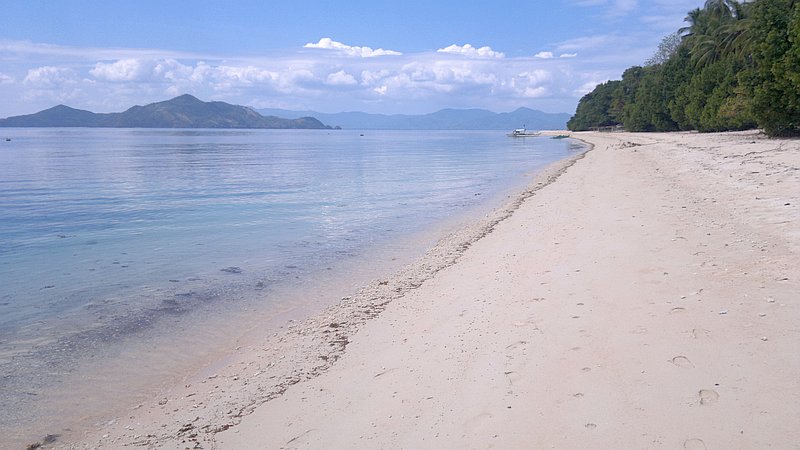 island-hopping-in-the-philippines-island-1-140220152393