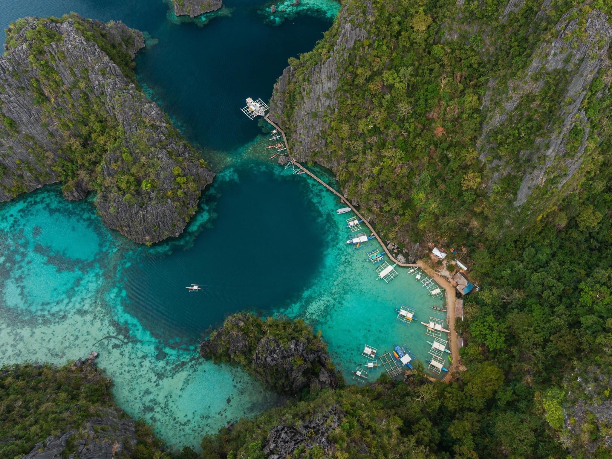Barracuda-lake-coron-Palawan-boat-tour-package.jpg